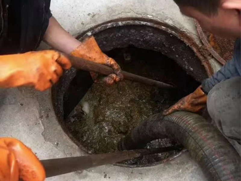 衢州清理化粪池时如何避免沼气的危害?